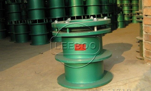 沉降縫處穿過管線需要加裝防水套管進行保護