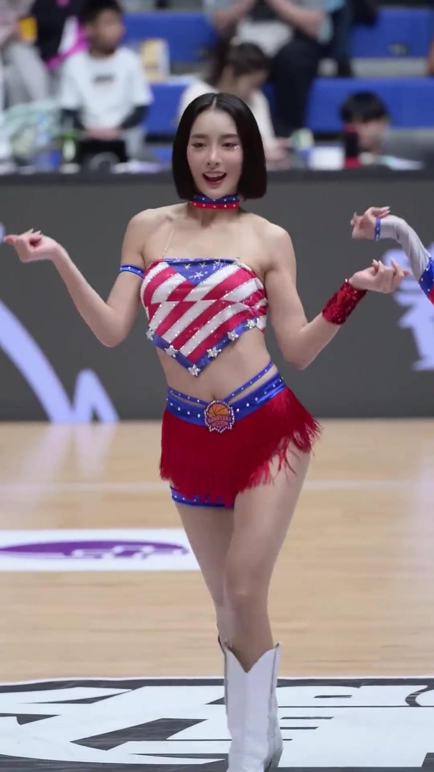 太離譜了 ！幾乎是完美女人！